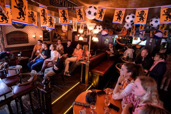 cafe dorus heet tijdens het ek het oranjecafe (1)